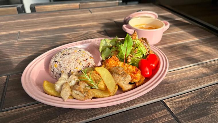 花束みたいなソフトクリームがめちゃかわいい【Cafe de Repos】射水・新湊のカフェ