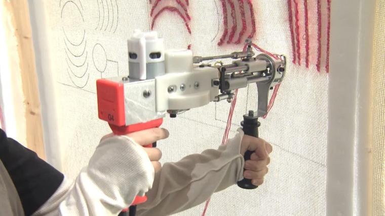 富山・高岡古城公園近く！オリジナルラグが作れるタフティング体験【NIJIWOTUKURU】