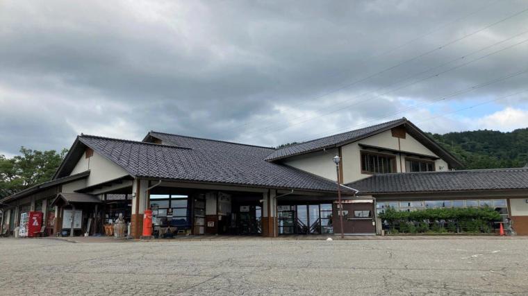 【庄川峡遊覧船】秋は紅葉、冬は雪景色…子供も飽きない富山の絶景おでかけ