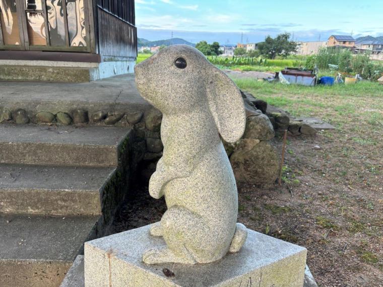 縁結びで知られる鳥取の白兎神社。実は、もう一つ存在していた…！白うさぎからの深～い一言みくじも
