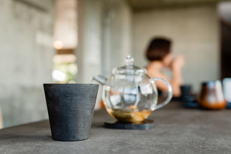 沖縄の人気飲食店のメニューを琉球漆器で愉しむ「CAFE 角萬」（那覇市）