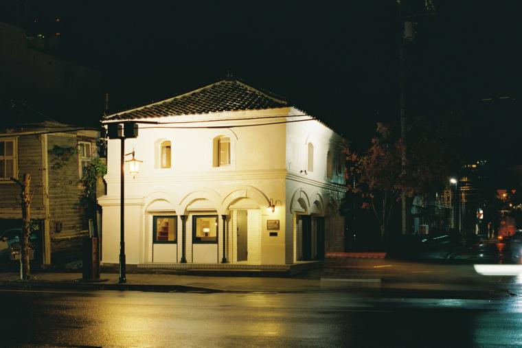 函館港そばに佇む旧館が一棟貸しの「Portside Inn Hakodate」として開業