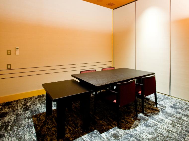 「山荘 風の杜」ダイニング-もみじ-