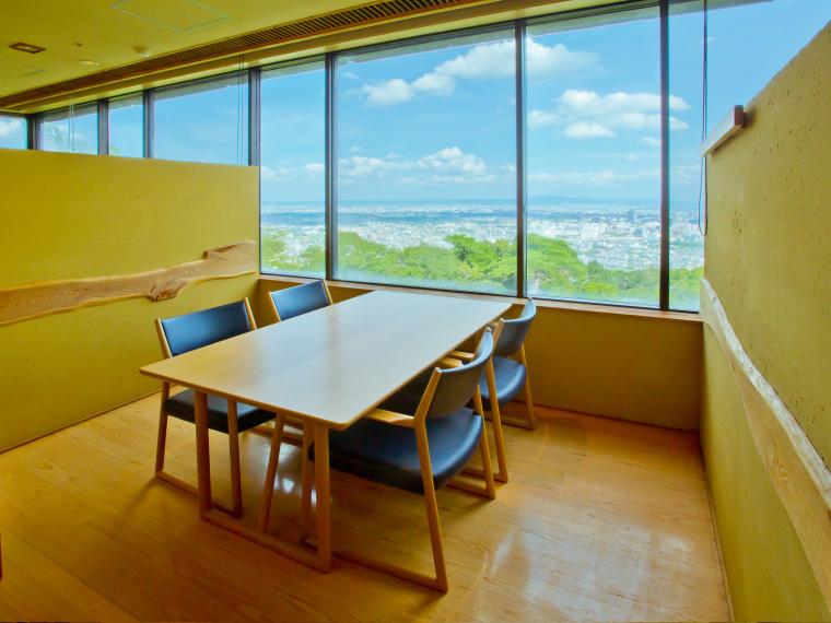 「山荘 風の杜」ダイニング-山ぎ和-