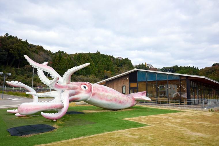 イカの駅つくモール
