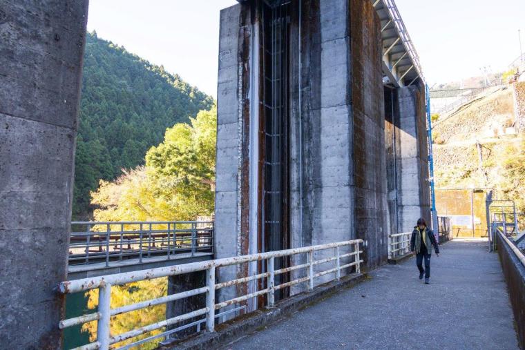 白丸調整池ダム