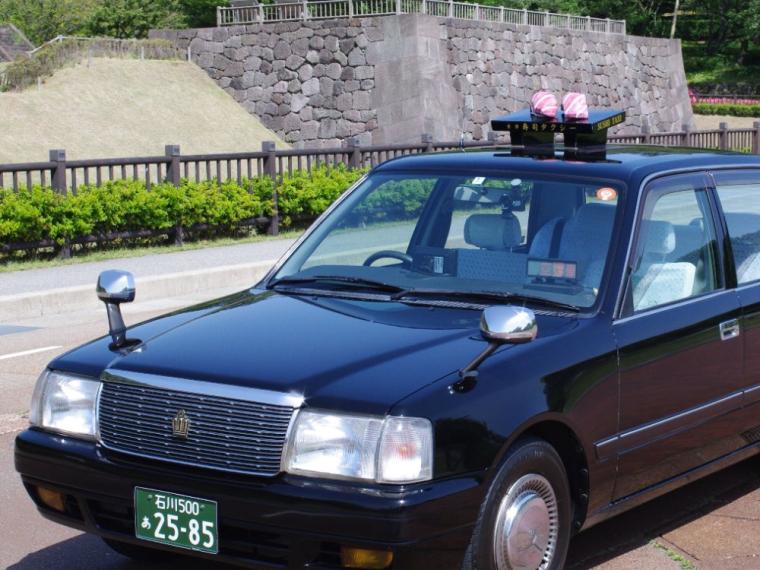 金沢でお寿司を堪能するなら、「金澤寿司タクシー」に乗ってフルコースで！