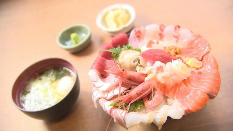 北陸旅で食べたい【富山の海鮮グルメ】漁師オーナー山盛り丼や漁協・鮮魚店直営の漁港メシ…地元民も驚く海鮮グルメ