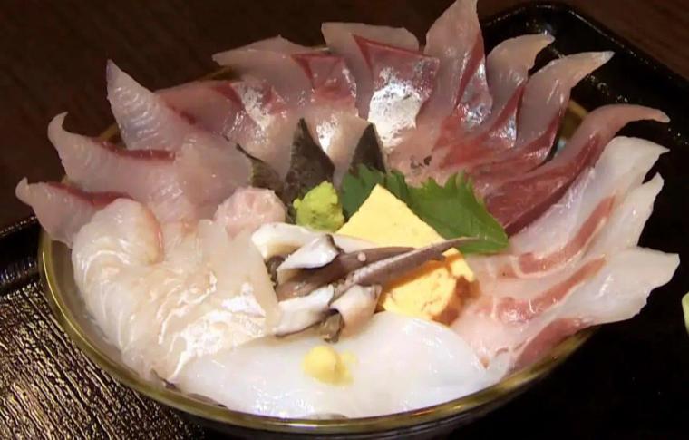 北陸旅で食べたい【富山の海鮮グルメ】漁師オーナー山盛り丼や漁協・鮮魚店直営の漁港メシ…地元民も驚く海鮮グルメ