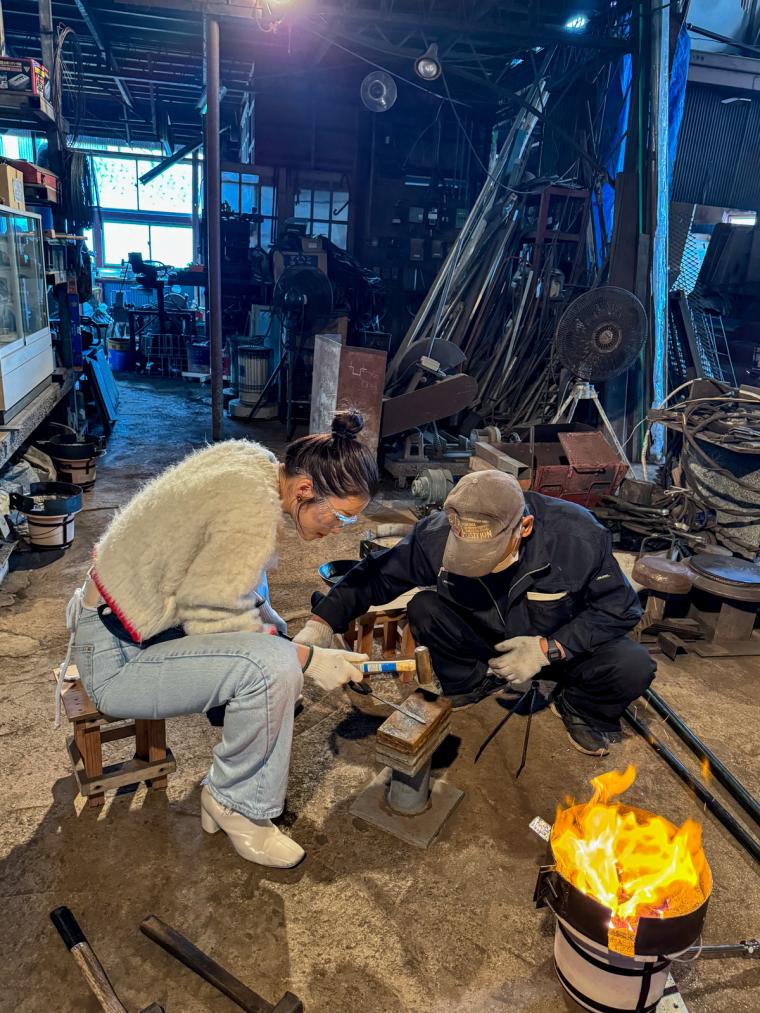 鳥取県日野町、鍛冶体験ができるたたらの里の鍛冶工房へ