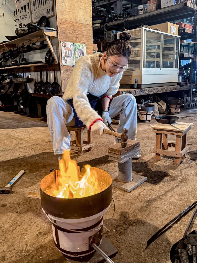 鳥取県日野町、鍛冶体験ができるたたらの里の鍛冶工房へ