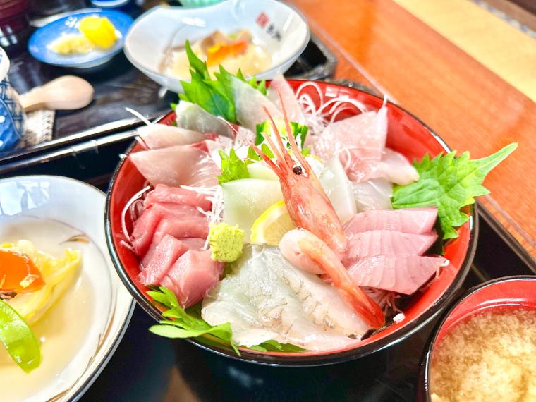 鳥取県鳥取市の港町にオープンした海鮮を楽しむ古民家和食店。新鮮で美味しい魚をリーズナブルに！