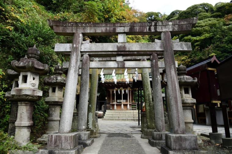 銭洗弁財天宇賀福神社