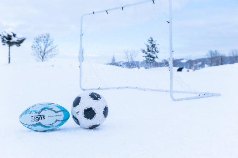雪上サッカーや雪合戦コーナー