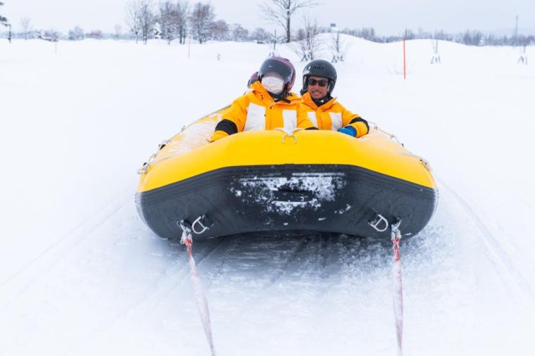 スノーラフティング