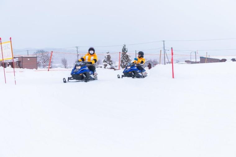 ミニスノーモービル