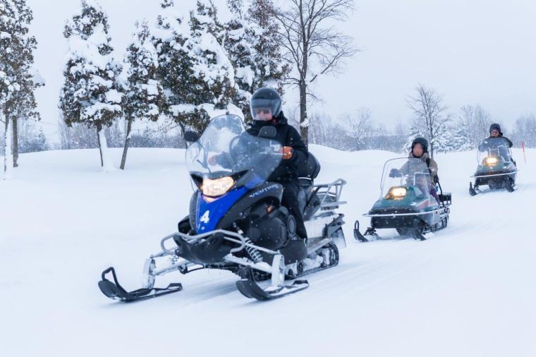 スノーモービルツーリング