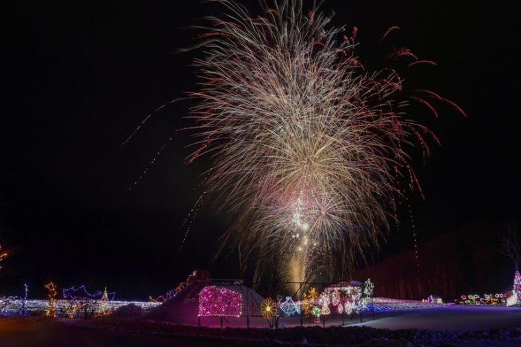 「まほら岩⼿ 氷の世界」打ち上げ花火