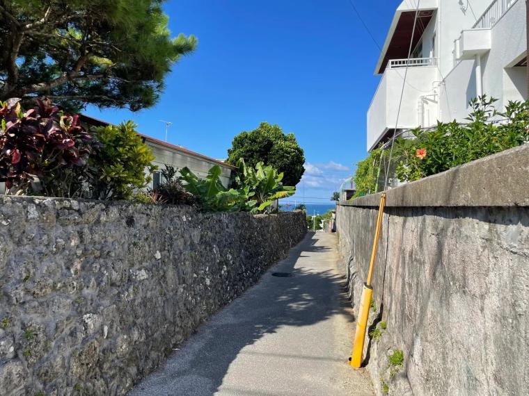 うるま市・海が見えるスージ