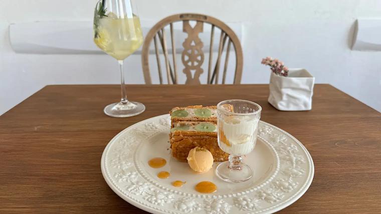 地中海風のおしゃれなカフェレストラン【dill.】呉羽の梨畑から富山平野を見下ろす絶景ロケーション