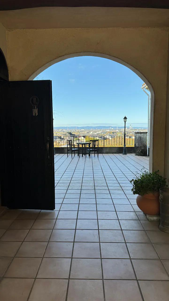 地中海風のおしゃれなカフェレストラン【dill.】呉羽の梨畑から富山平野を見下ろす絶景ロケーション