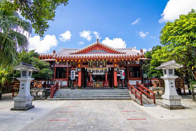 1月・2月の沖縄の楽しみ方を一挙ご紹介！初詣やイルミネーション・お花見で楽しい時間を過ごそう