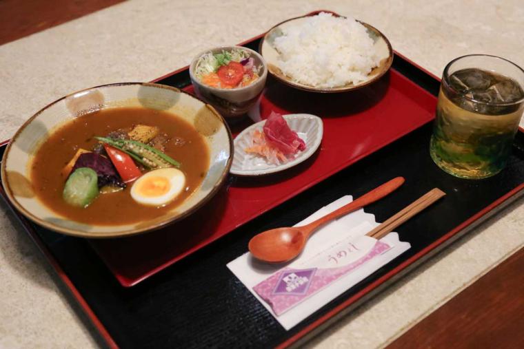 紅芋タルトならぬ紅芋トースト！？島野菜スープカレーに舌鼓!国際通り「ギャラリーカフェ ゆくら」お土産屋も買えるランチスポット（那覇市）