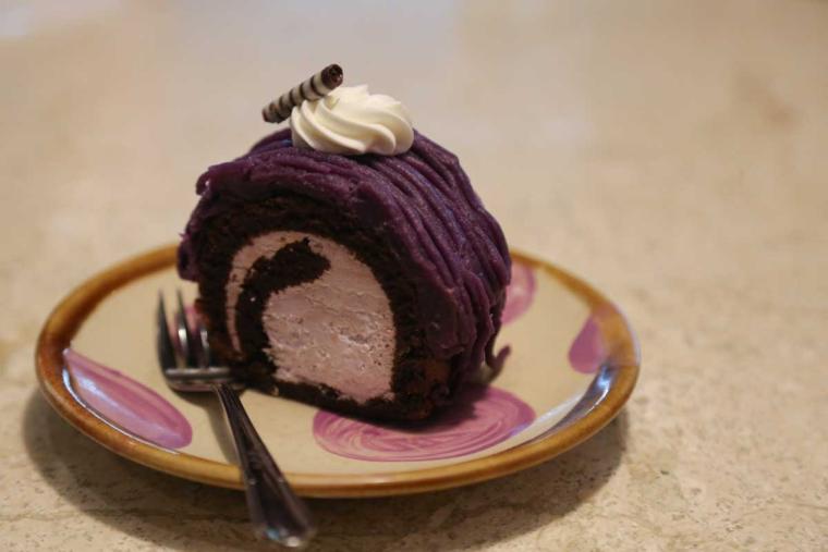 紅芋タルトならぬ紅芋トースト！？島野菜スープカレーに舌鼓!国際通り「ギャラリーカフェ ゆくら」お土産屋も買えるランチスポット（那覇市）