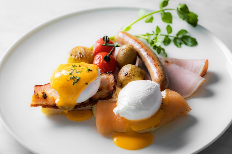 「ザ・ゲートホテル横浜 by HULIC」エッグベネディクト