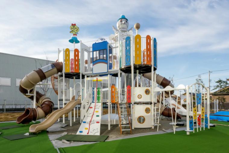 立山町に雨・雪でもOKな新しい子供の遊び場【アカリエ】遊具のある防災児童館