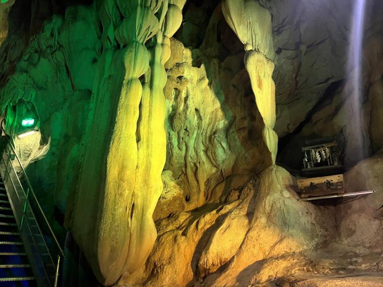 龍河洞で非日常体験！スリル満点の冒険コースに挑戦