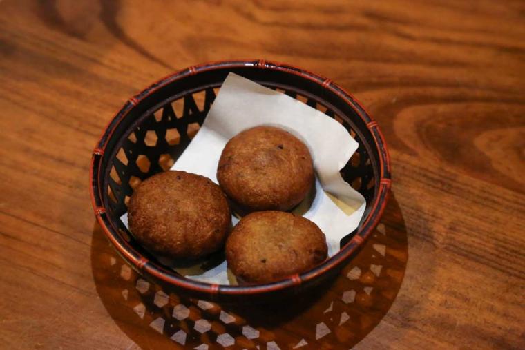 沖縄料理店で炒飯？！沖縄の伝統と現代のアレンジが融合「島唄と地料理 とぅばらーま」（那覇市）