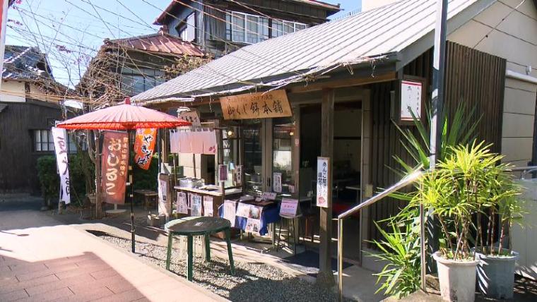 【静岡県富士宮市・お宮横丁】焼きそば食べ比べ  グルメとお土産が集結したフードコート