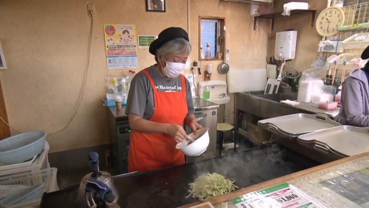 【静岡県富士宮市・お宮横丁】焼きそば食べ比べ  グルメとお土産が集結したフードコート
