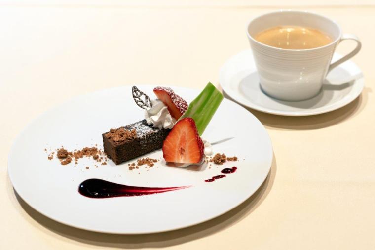 コスパ抜群のデザイナーズホテル「アクアホテルプレミアム」で週末旅行  