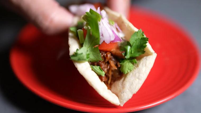 NY タイムズ記者が食べたくても食べられなかった富山グルメ【URA DAILY STAND】幻のフィッシュタコス