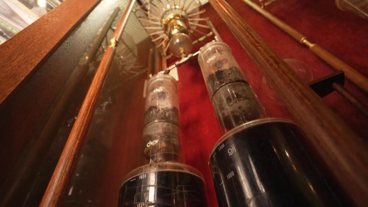 鉄道模型が走る富山の“飲み鉄”喫茶店【珈琲駅 ブルートレイン】