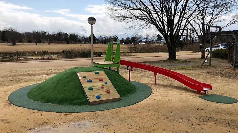 あの空き地でドラえもんやのび太に出会える【高岡おとぎの森公園】五感を刺激するインクルーシブ遊具も充実