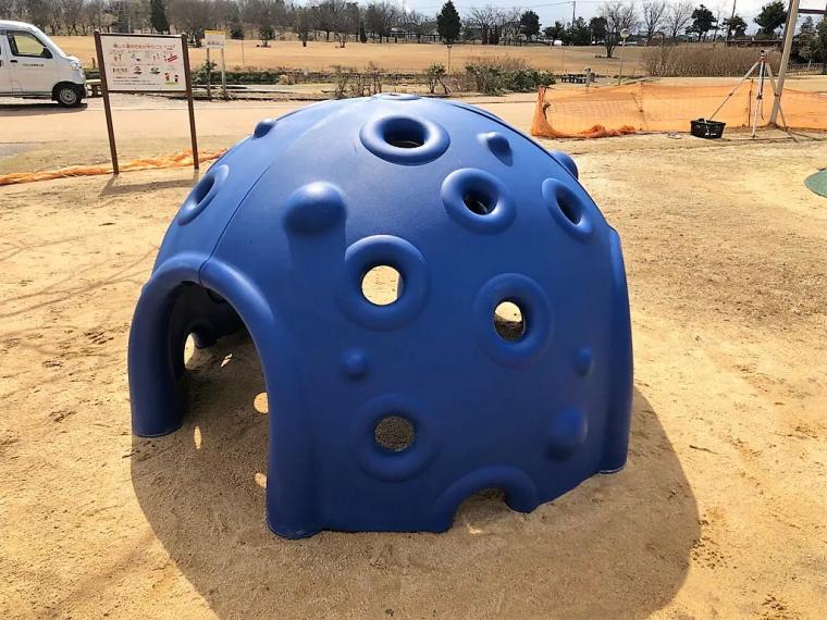 あの空き地でドラえもんやのび太に出会える【高岡おとぎの森公園】五感を刺激するインクルーシブ遊具も充実