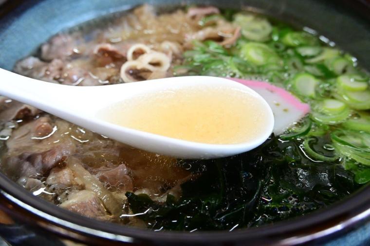 開店前から行列ができる人気店「手打ちうどん まるしん」香美市