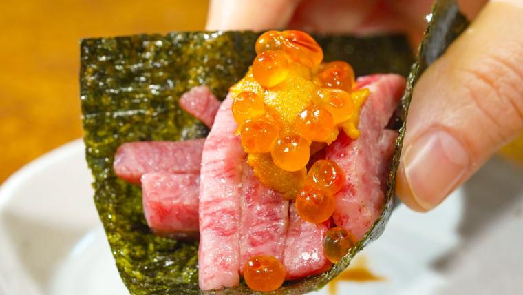 鳥取県鳥取市の炭火焼肉店自慢の贅沢ランチ、牛肉のひつまぶし！　脂が溶け出すお茶漬けまで絶品！