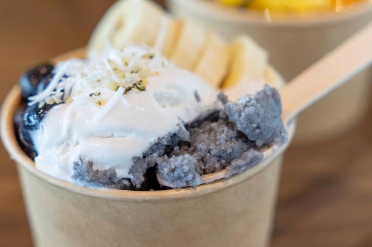 沖縄のスーパーフードで腸活！？伝統発酵食は美味しい“ギルティーフリー”スイーツ「ミキボウル by ōLū」（恩納村）