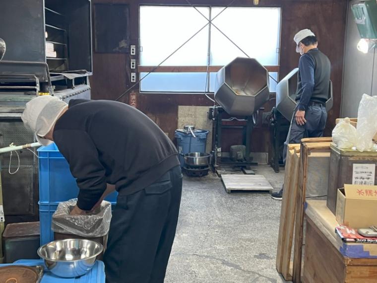 【静岡県掛川市・平松商店】作るのに 7日かかる“絶品あられ” 食べる手が止まらない！職人技の結晶