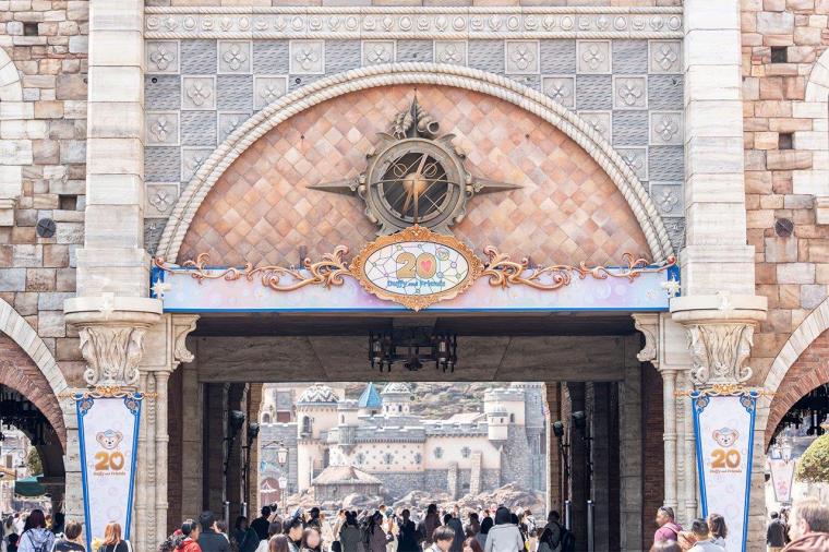 ダッフィー誕生から20周年をお祝い！東京ディズニーシー「ダッフィー&フレンズ20周年：カラフルハピネス」