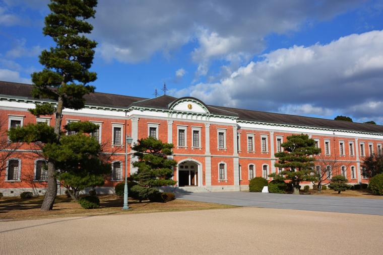 旧海軍兵学校（現・海上自衛隊幹部候補生学校）