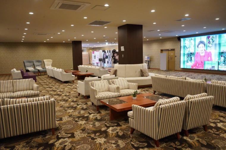 レトロゴージャスな温浴テーマパークも！東京駅から 1 時間半のオアシス「インターナショナルリゾートホテル 湯楽城」宿泊体験記