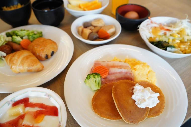 レトロゴージャスな温浴テーマパークも！東京駅から 1 時間半のオアシス「インターナショナルリゾートホテル 湯楽城」宿泊体験記