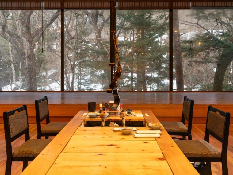 「亀の井ホテル 日光湯西川」がオールインクルーシブに！囲炉裏料理と温泉で元気がみなぎる滞在を 