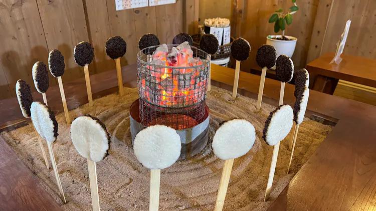 五平餅にサラダ、ジェラートまで！えごま尽くしのランチ「楽 ya」高岡山あいの囲炉裏カフェ