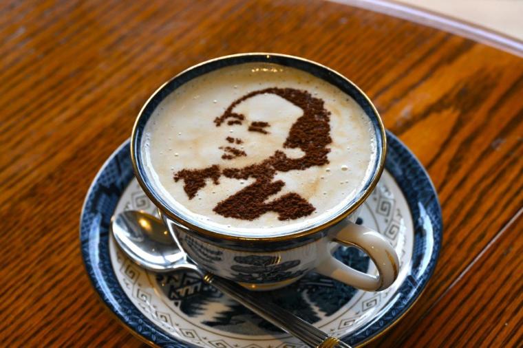 高知城を眺めながら龍馬のコーヒーを楽しむ♪『珈琲館イストワール』